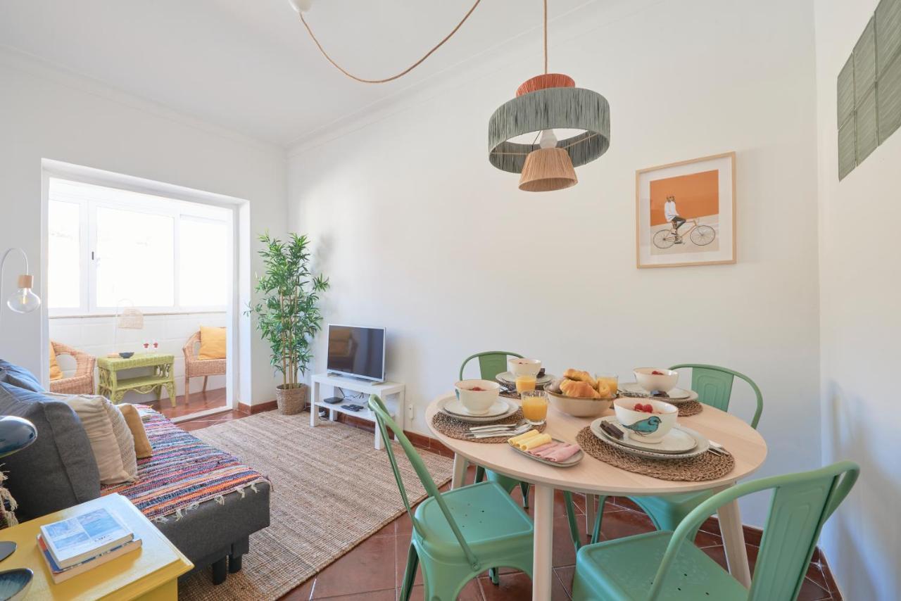 Central & Sunny 2Br Apt Near Beach, By Timecooler Σετούμπαλ Εξωτερικό φωτογραφία