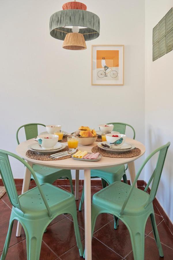 Central & Sunny 2Br Apt Near Beach, By Timecooler Σετούμπαλ Εξωτερικό φωτογραφία