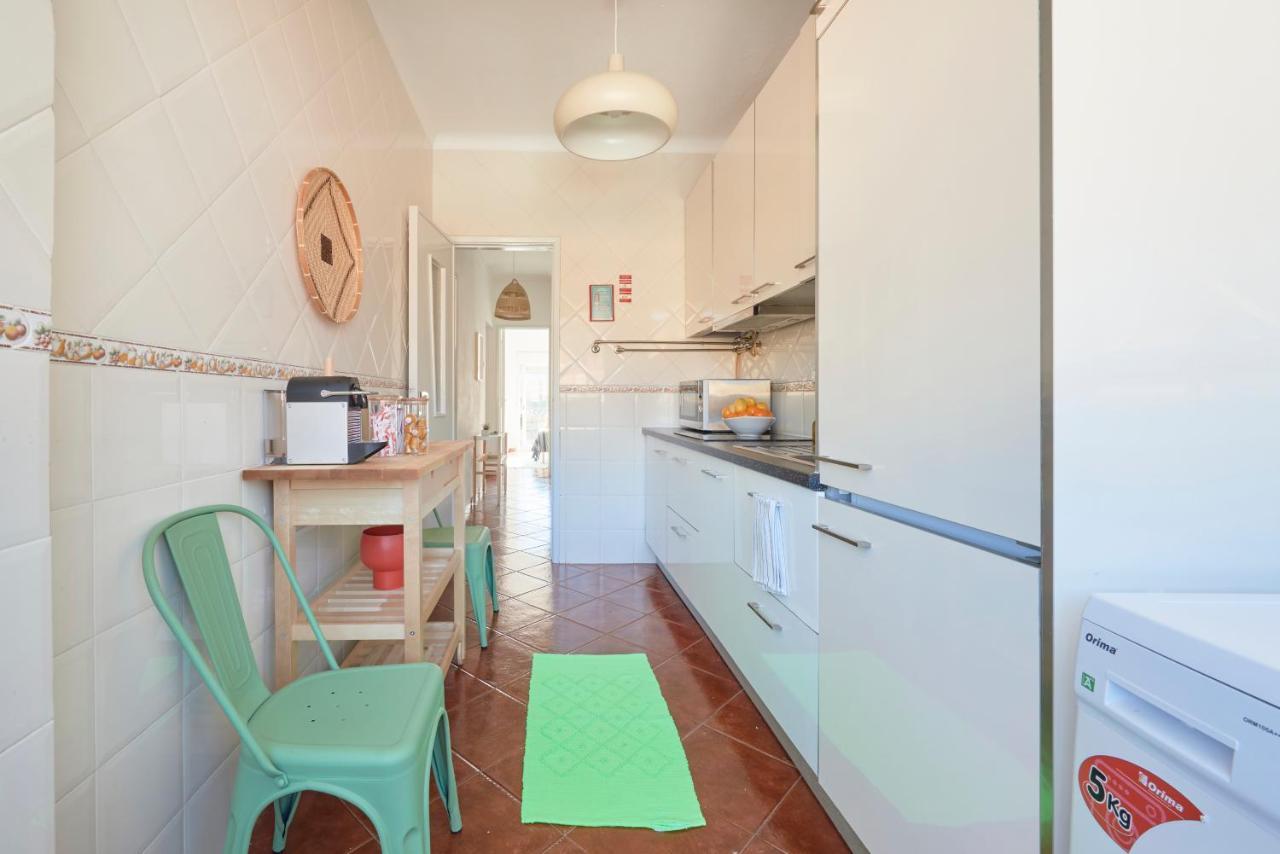 Central & Sunny 2Br Apt Near Beach, By Timecooler Σετούμπαλ Εξωτερικό φωτογραφία