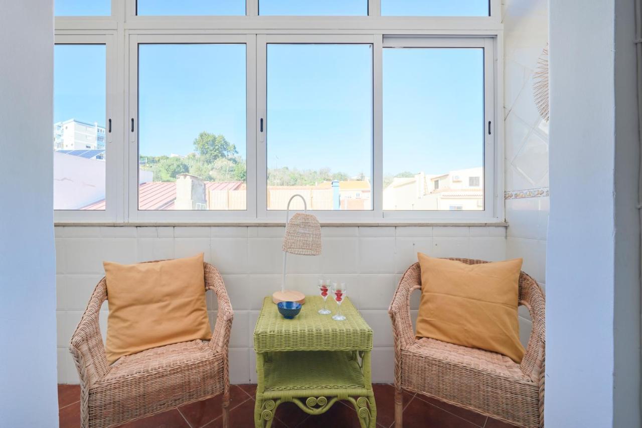 Central & Sunny 2Br Apt Near Beach, By Timecooler Σετούμπαλ Εξωτερικό φωτογραφία