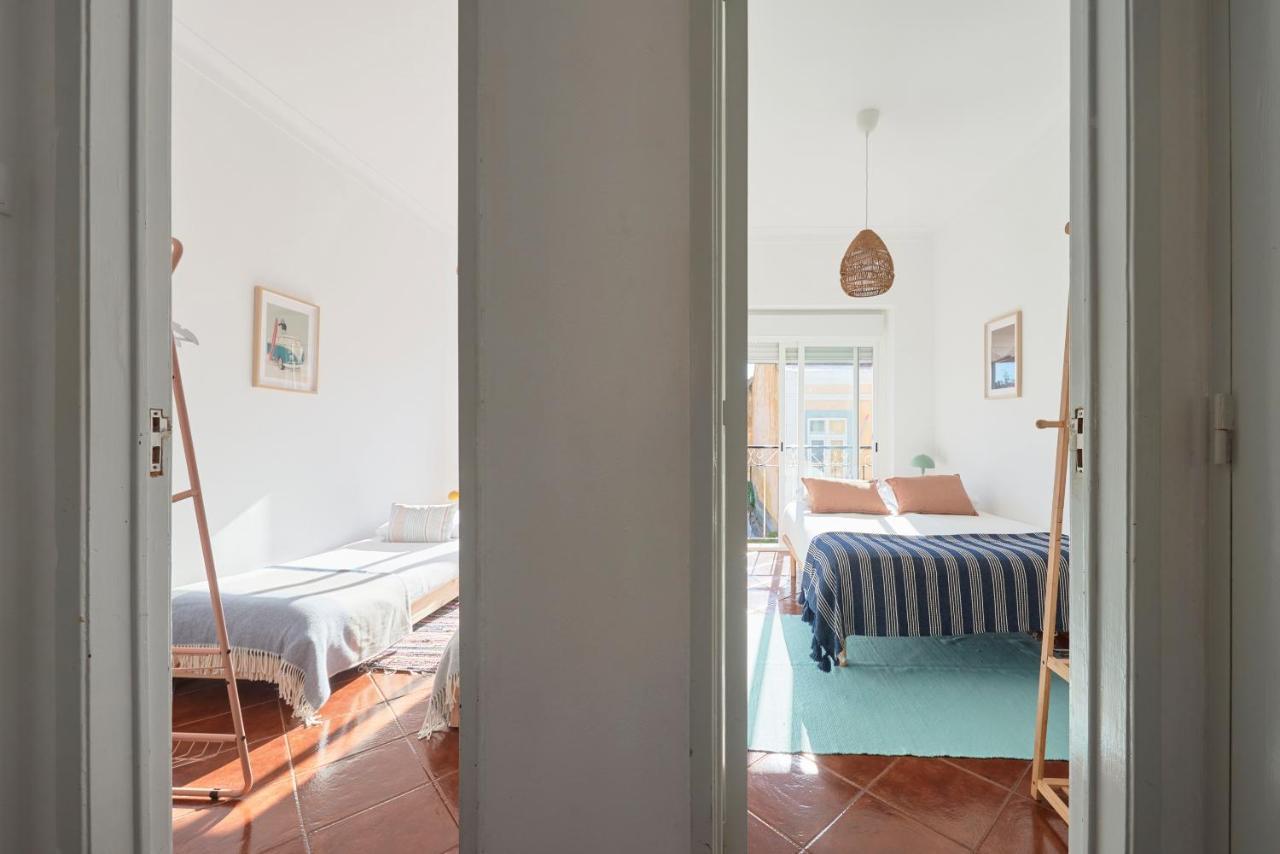 Central & Sunny 2Br Apt Near Beach, By Timecooler Σετούμπαλ Εξωτερικό φωτογραφία