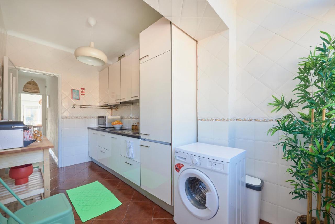Central & Sunny 2Br Apt Near Beach, By Timecooler Σετούμπαλ Εξωτερικό φωτογραφία